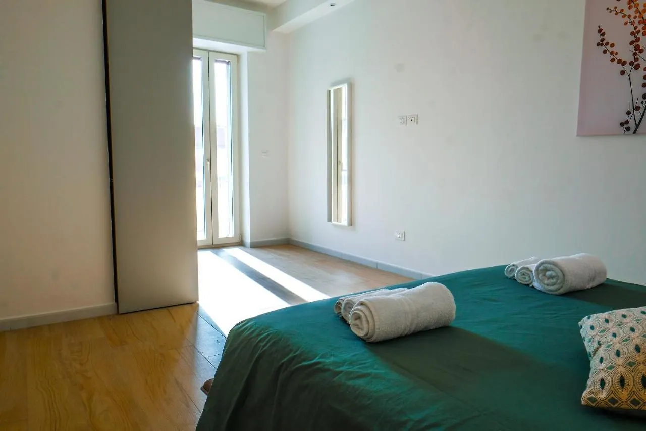 Rossani Suites&Aparts Bari 0*,  Italië