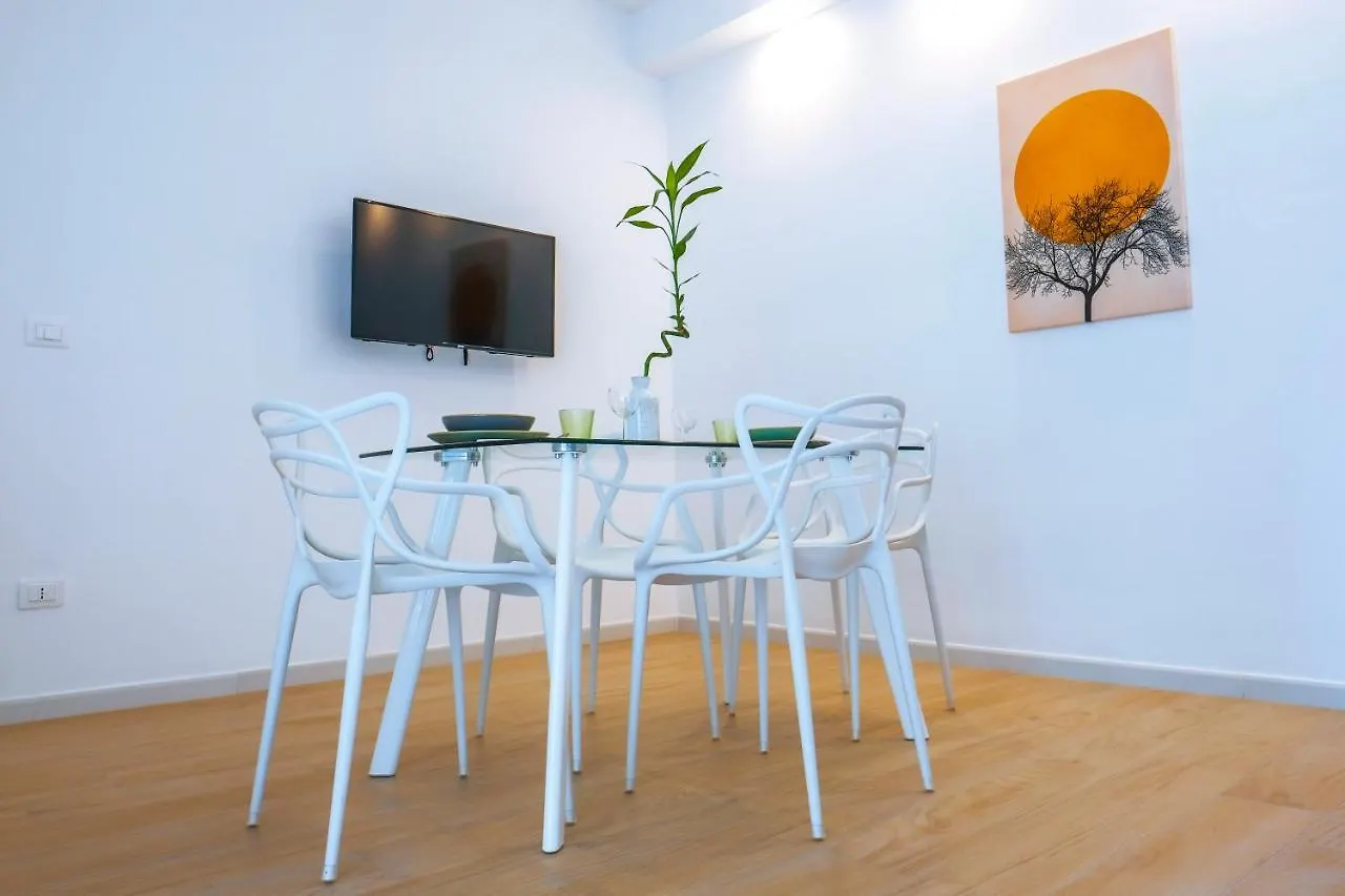 Rossani Suites&Aparts Bari 0*,  Italië