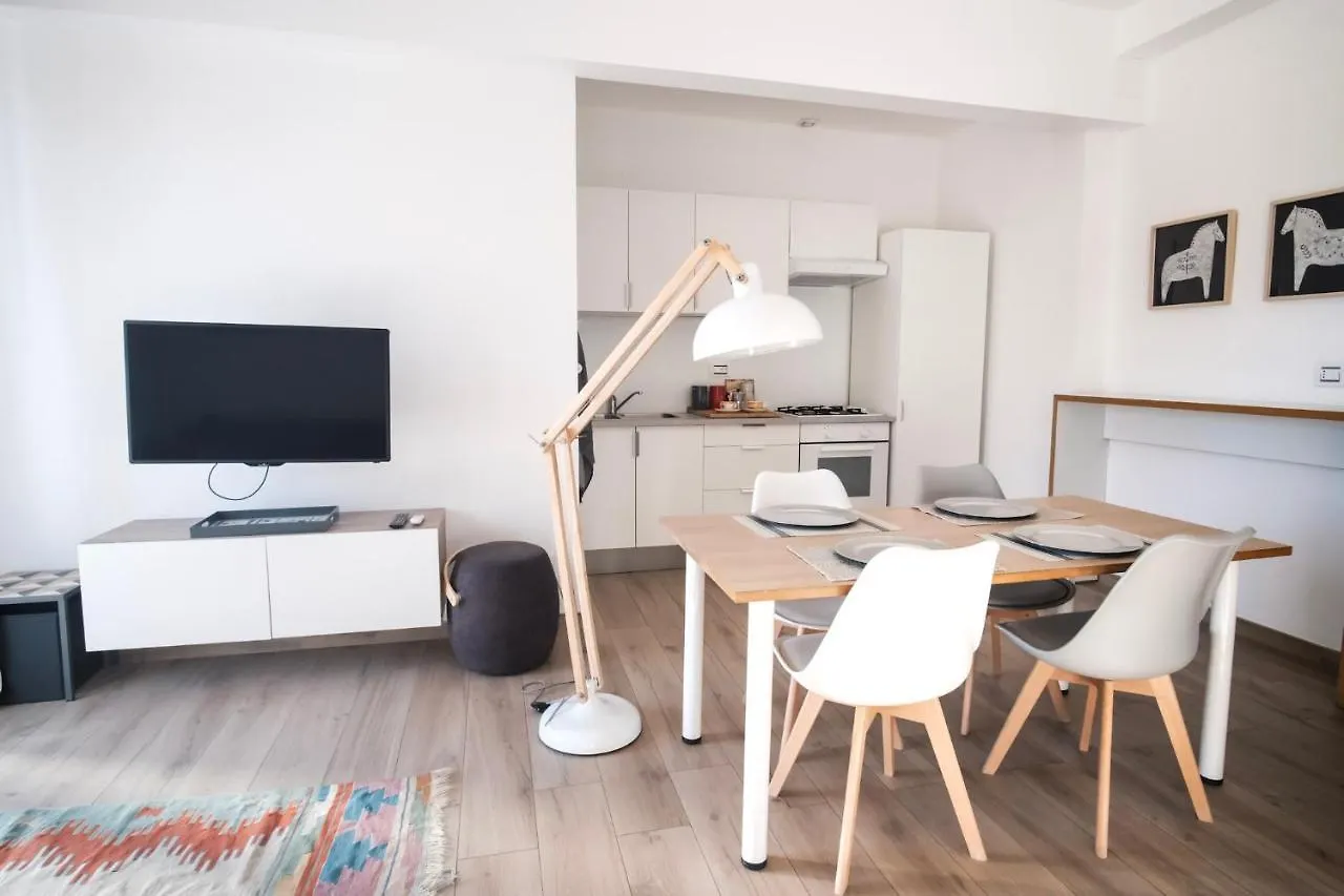 Rossani Suites&Aparts Bari 0*,  Italië